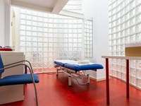 ¿Qué es la escoliosis y cómo la fisioterapia puede corregirla?